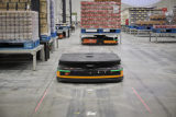 Roboty AMR wspierają id logistics w procesie kompletacji zamówień