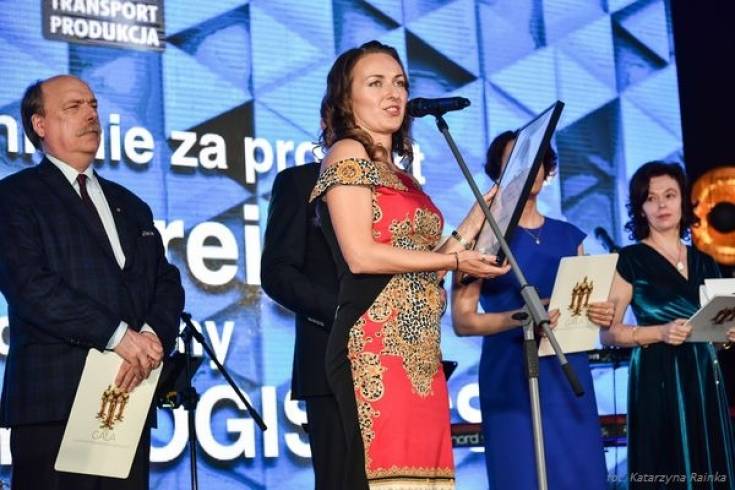 Produkt Innowacyjny 2018. Nagrodę odbiera Karolina Gasińska-Byczkowska, AgilityLogistics.