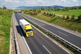 Raport Webfleet – bezpieczeństwo na drodze jest największym problemem europejskich kierowców samochodów dostawczych