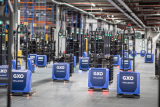 GXO wprowadza innowacje w procesie wydawania towaru z zastosowaniem autonomicznych robotów mobilnych