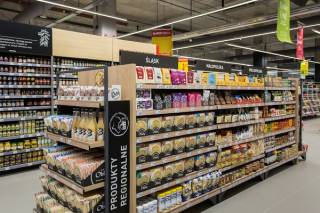 Carrefour rozszerza ofertę usługi click&collect o zakupy spożywcze