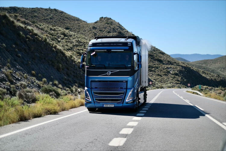 Volvo wprowadzi na rynek pojazdy ciężarowe napędzane wodorem