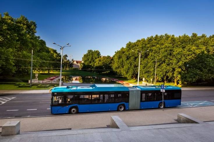 50 kolejnych ekologicznych Solarisów pojedzie do Szwecji