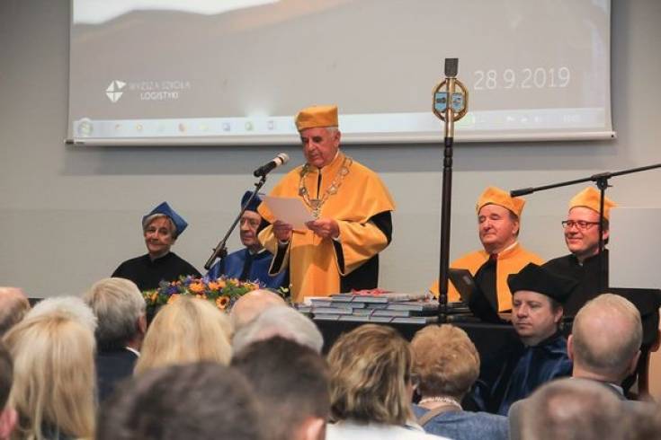 Profesor dr hab. Andrzej Korzeniowski, Rektor WSL, podczas inauguracji roku akademickiego.