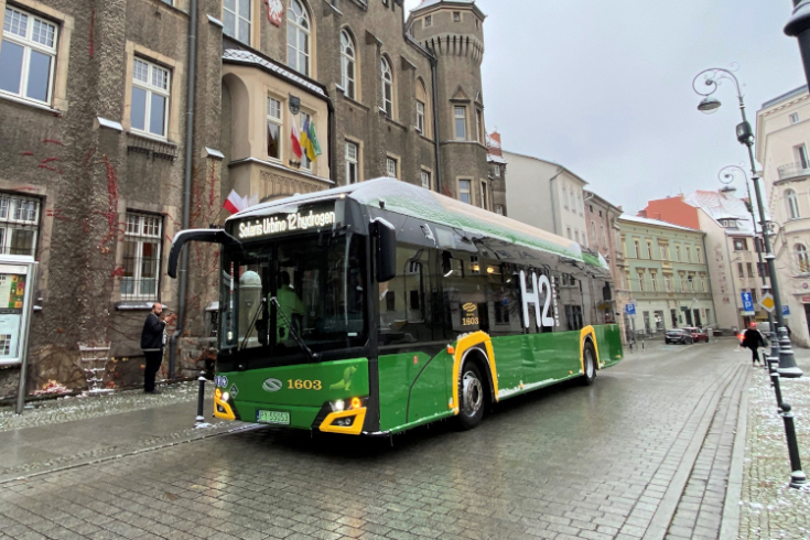 Autobusy wodorowe Solaris pojadą do Wałbrzycha