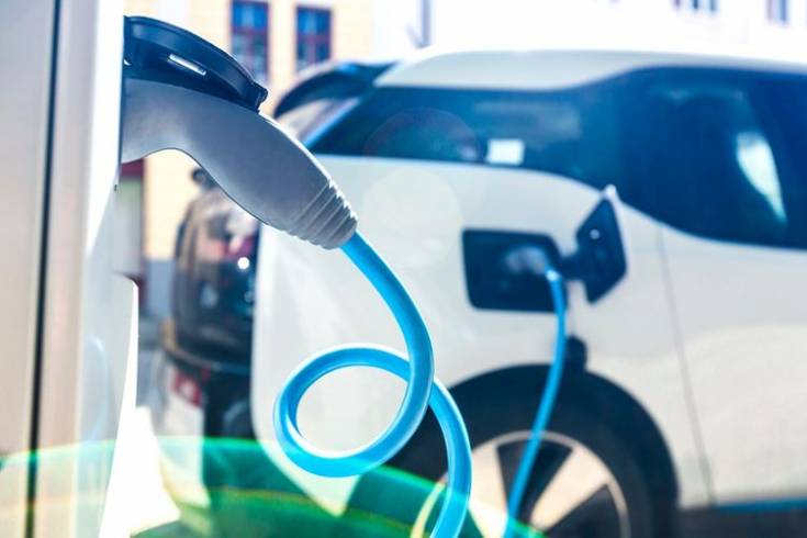 Dostępność sieci ładowarek ogranicza upowszechnienie elektromobilności