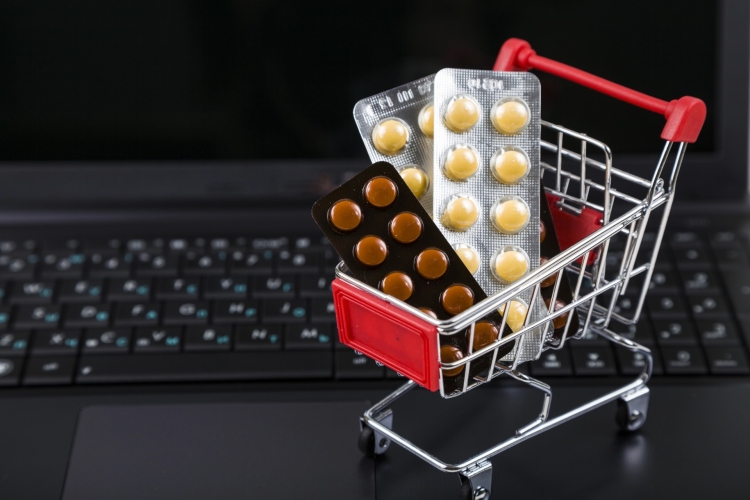 Technologia i logistka dostaw może pom&oacute;c ograniczyć handel podrabianymi lekami