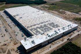 4 tysiące paneli fotowoltaicznych na dachu Centrum Dystrybucyjnego LPP