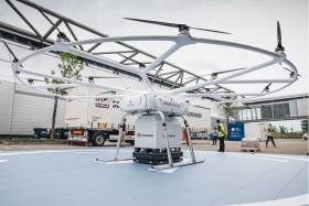 Volocopter i DB Schenker testują VoloDrone