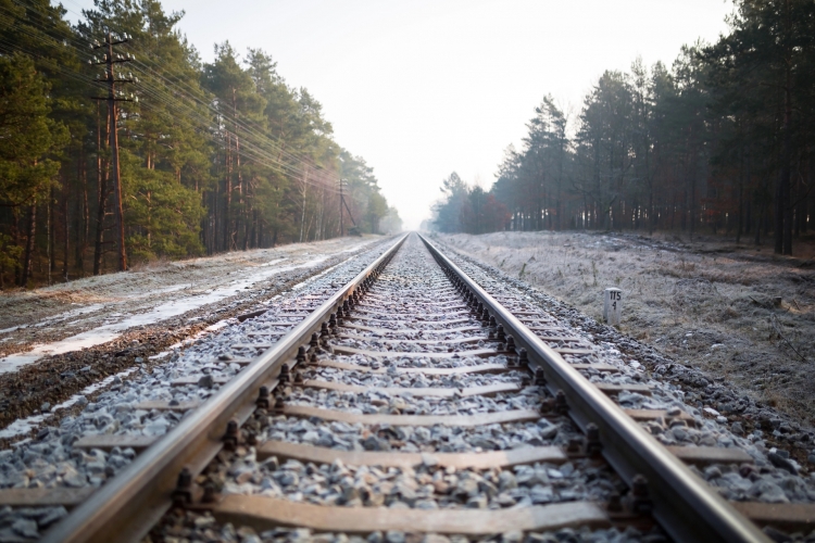 Hitachi Rail wdroży kolejowy system SRK na trasie Warszawa – Radom
