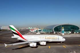 Linie Emirates opracowują innowacyjną aplikację skracającą czas postoju między lotami 