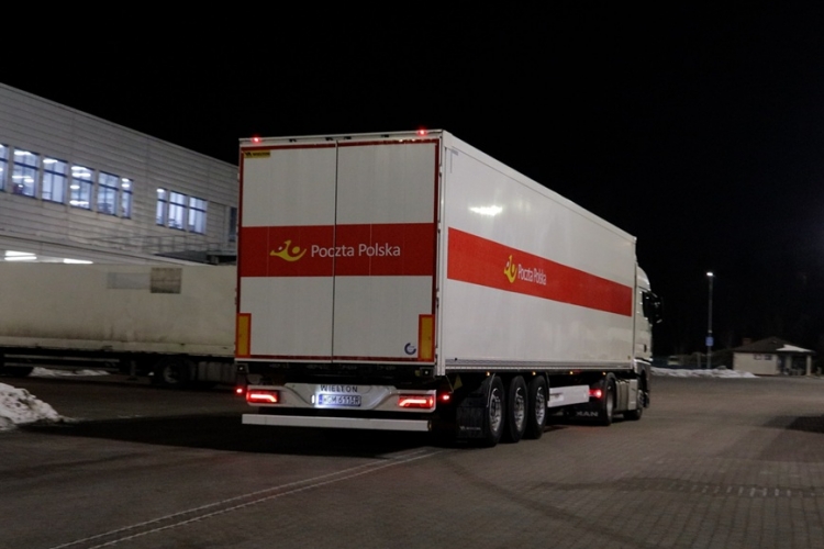 Poczta Polska z transportem agregat&oacute;w prądotw&oacute;rczych na Ukrainę