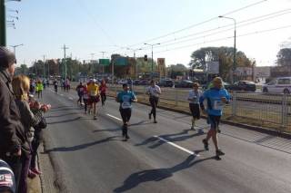 Wsparcie z trasy maratonu dla poznańskiego Stowarzyszenia