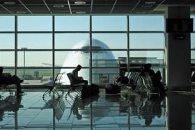Zagrożenia i metody ochrony w zarządzaniu bezpieczeństwem transportu lotniczego