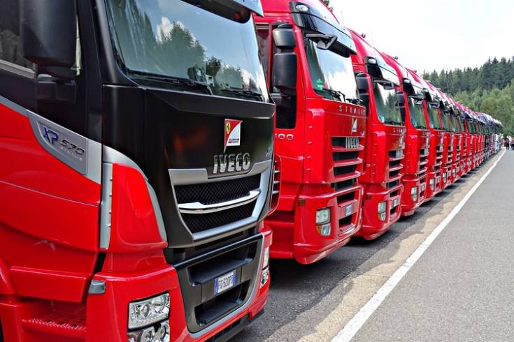 Wycieraczki dla samochodów ciężarowych i autobusów – co warto o nich wiedzieć?