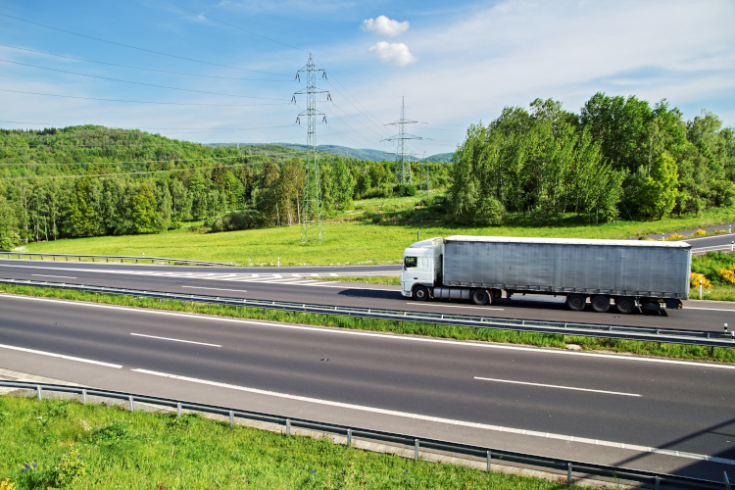 Czy kraje europejskie są gotowe na elektryfikację ciężarówek? – raport