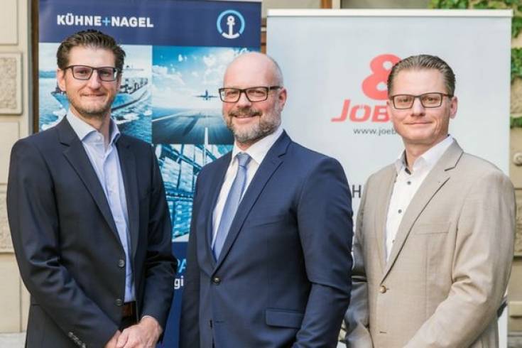 Christoph Jöbstl - dyr. zarz. grupy Jöbstl, Franz Braunsberger - dyr. zarz. Kuehne + Nagel w Austrii, Kurt Jürgen Jöbstl - dyr. zarz. grupy Jöbstl.