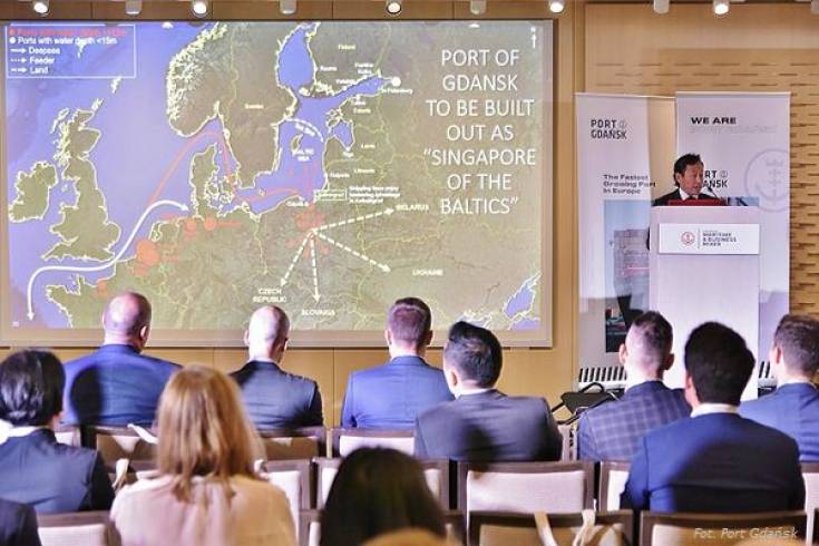 Port Gdańsk łączy Polskę i Singapur