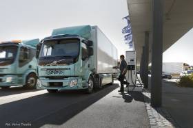 Volvo Trucks sprzedaje elektryczne samochody ciężarowe dla transportu miejskiego