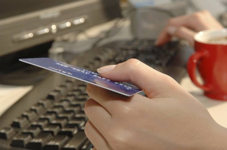 Polacy coraz chętniej kupują w internecie i płacą cyfrowo