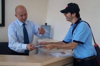 Problemy rozpoznawania i klasyfikacji obraz&oacute;w w procesach logistycznych