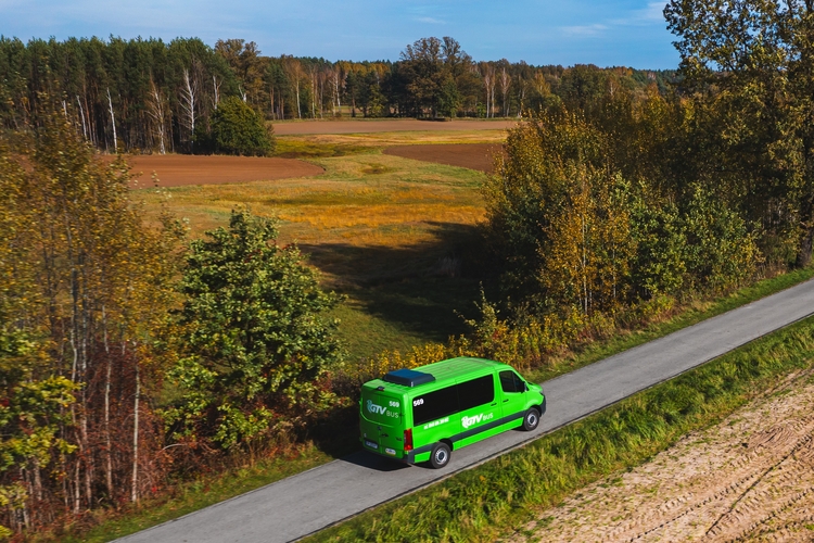 Pracujesz w Niemczech? Zapewnij sobie wygodny dojazd busem!