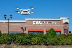 Drony w walce z COVID-19 - Ciekawe wdrożenie UPS FLIGHT FORWARD i CVS na Florydzie