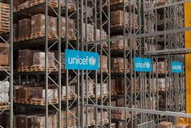 Największy magazyn humanitarny UNICEF centrum pomocy dla Ukrainy