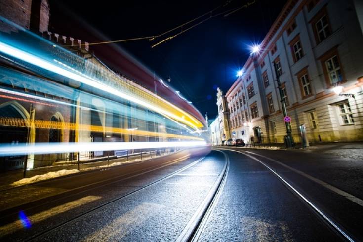 Innowacyjne &quot;smartprzystanki” komunikacji miejskiej w Krakowie