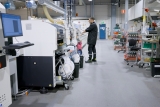 Cyfrowa integracja magazynu z produkcją w technologii Panasonic